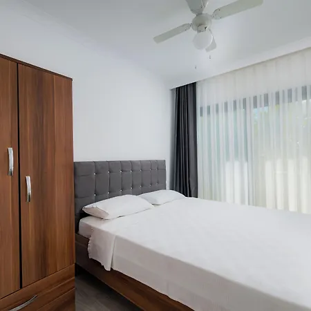 Otel Ben Family *